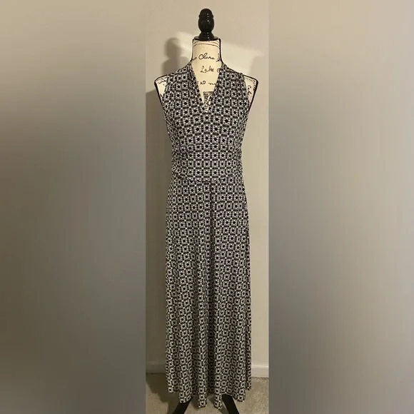 Vince Camuto | Dresses | Vince Camuto Geo Print Sleeveless Maxi Dress | Poshmark Vince Camuto | Dresses | Vince Camuto Geo Print Sleeveless Maxi Dress | Poshmark